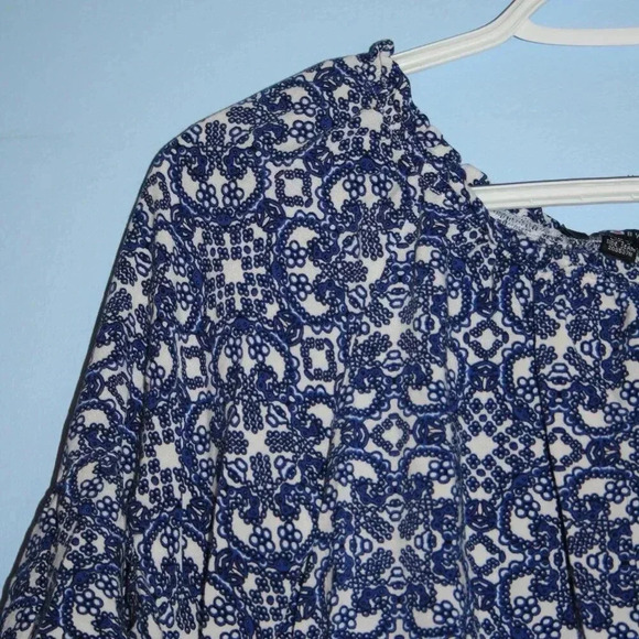 Amy Byer Blue and White Romper Large Flutter Sleeve Elastic Waistline - Picture 5 of 14